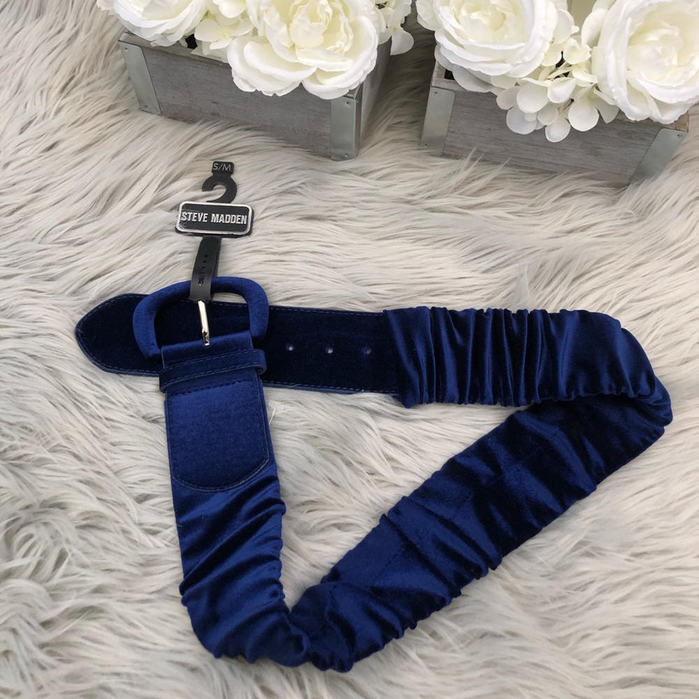 Steve Madden Velvet belt